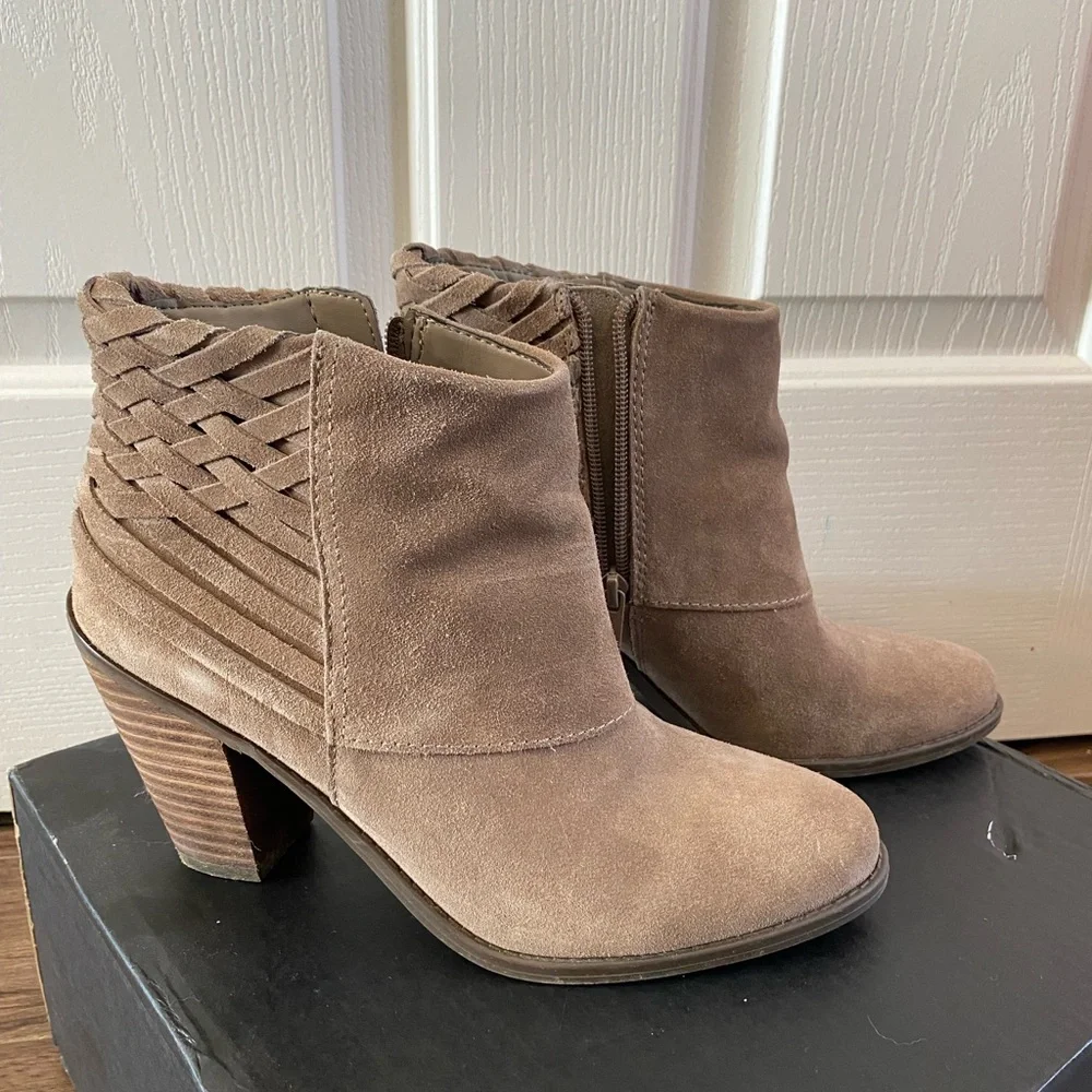 GUC Jessica Simpson Booties - Picture 2 of 8